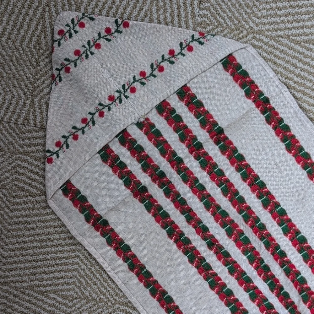 Farmhouse Scandinavian Table Runner Linen-Like Red Green Floral Vines Embroidery